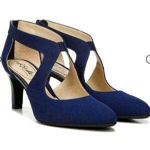 A pair of Life Stride shoes. Dark Navy Blue